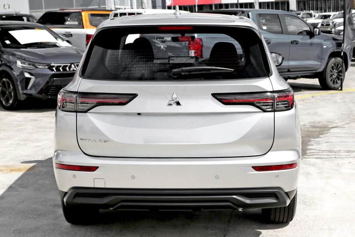 2026 Mitsubishi Outlander ES