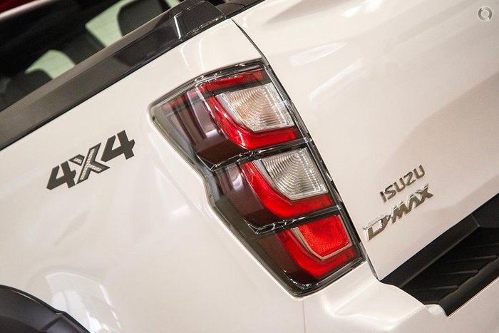 2025 Isuzu D-MAX X-TERRAIN