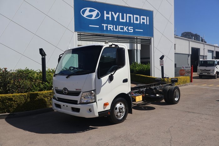 2018 HINO DUTRO 616