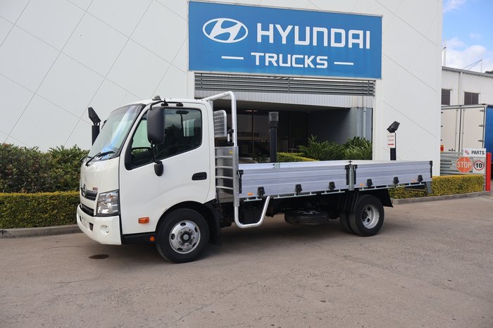 2018 HINO DUTRO