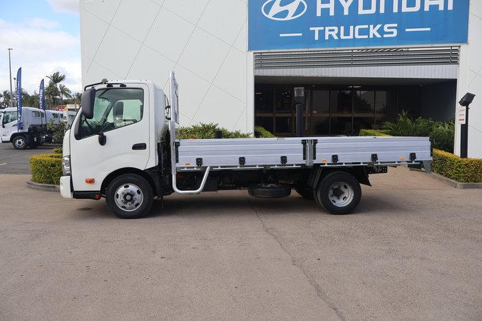 2018 HINO DUTRO