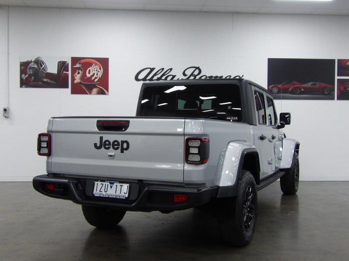 2023 Jeep Gladiator Night Eagle