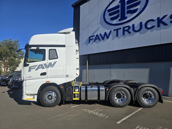 2026 FAW J7