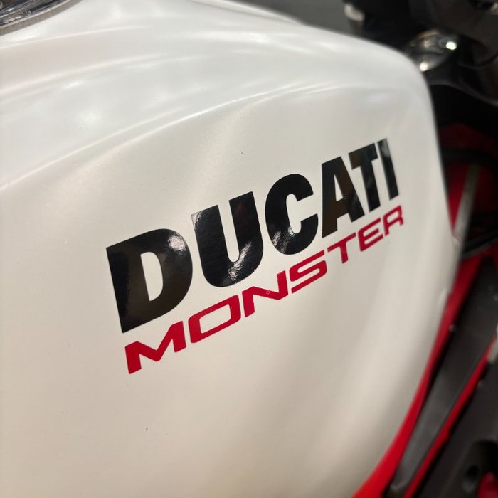 2018 DUCATI MONSTER 797 STAR WHITE-DARK ST White