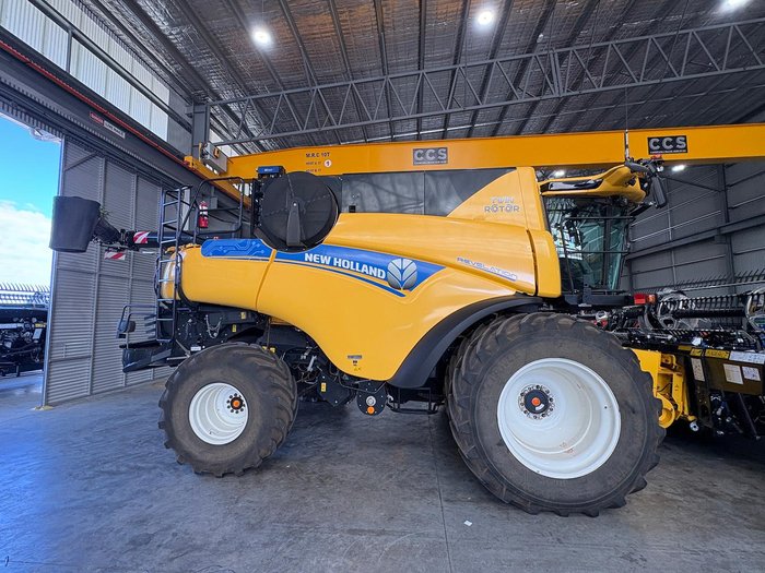 2022 New Holland Cr8.90