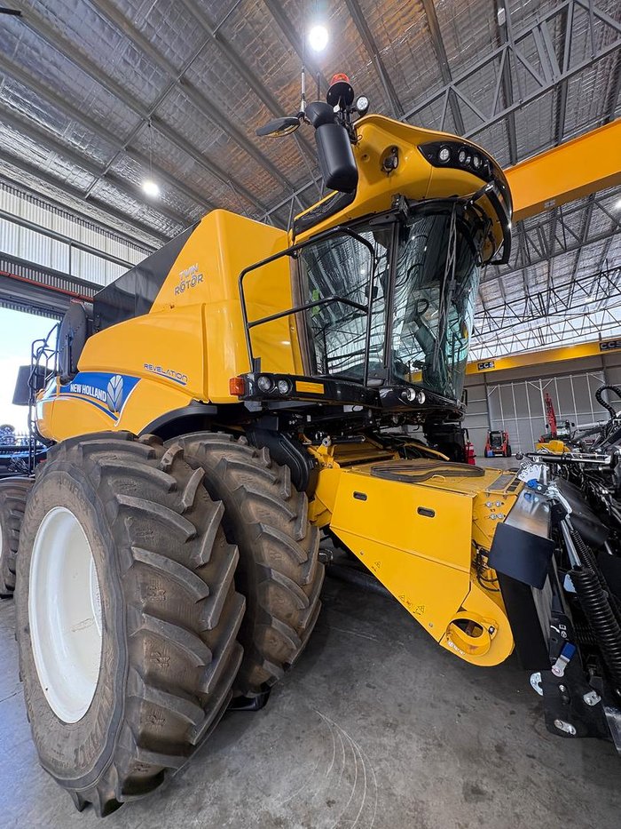 2022 New Holland Cr8.90