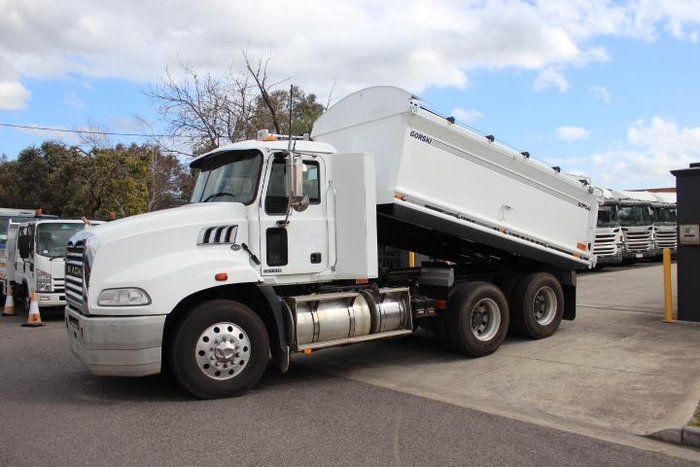 2014 Mack Granite