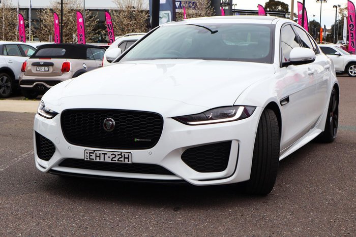 2020 Jaguar XE P300 R-Dynamic SE