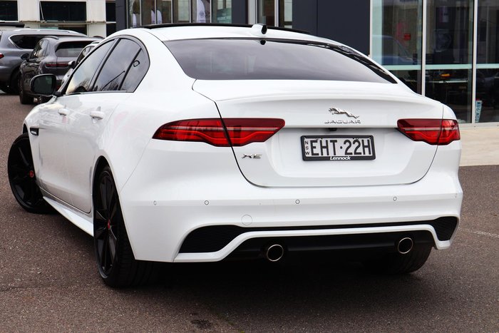 2020 Jaguar XE P300 R-Dynamic SE