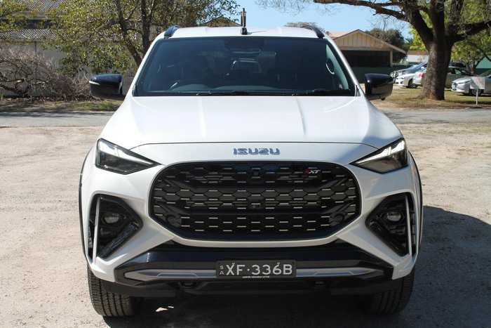 2026 Isuzu MU-X X-TERRAIN
