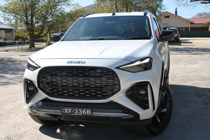 2026 Isuzu MU-X X-TERRAIN