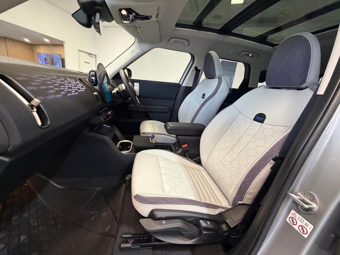 2024 MINI Countryman C Core