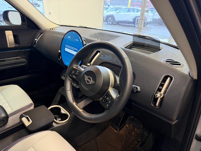 2024 MINI Countryman C Core