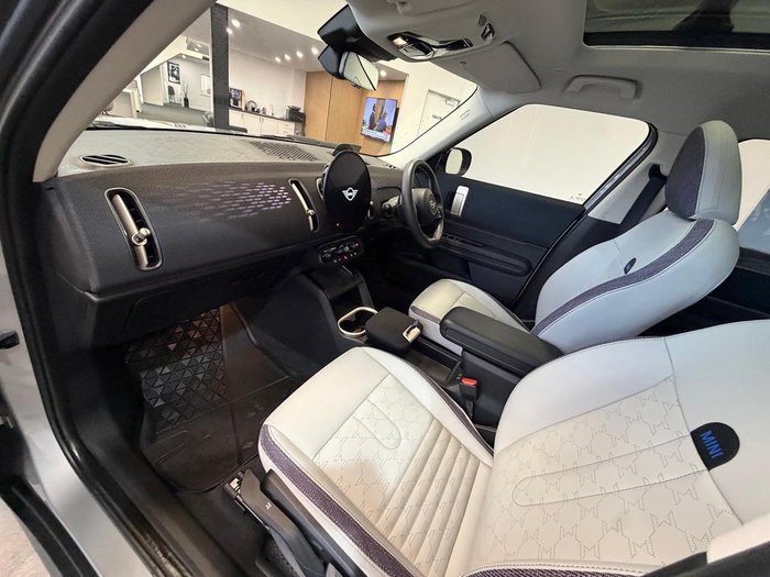2024 MINI Countryman C Core