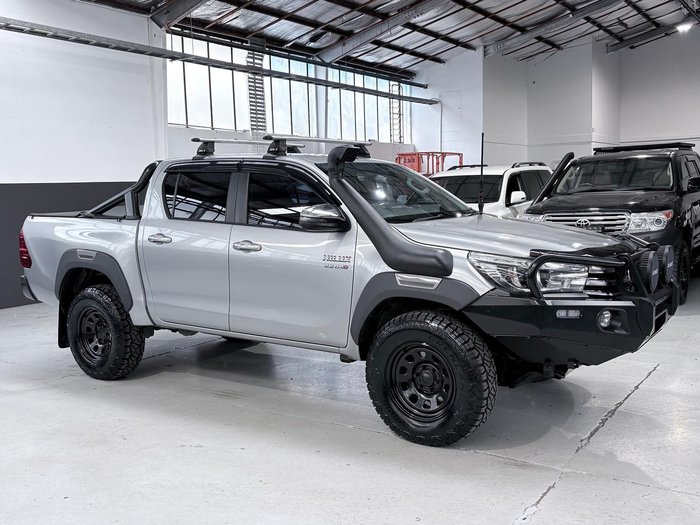 2017 Toyota Hilux SR5