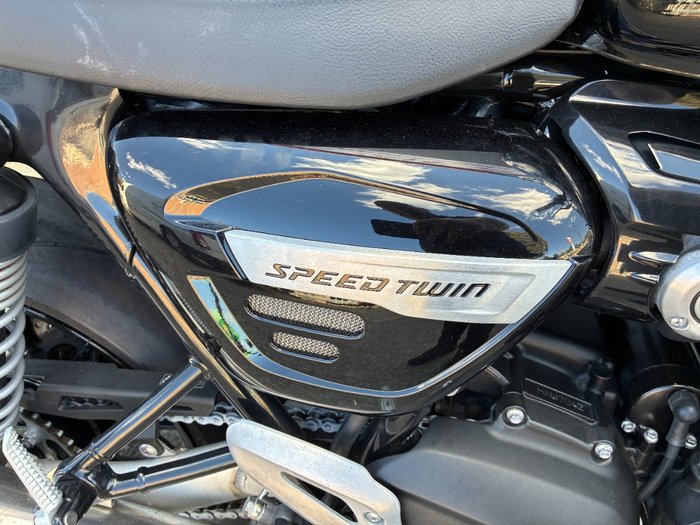 2022 Triumph STREET TWIN BLACK