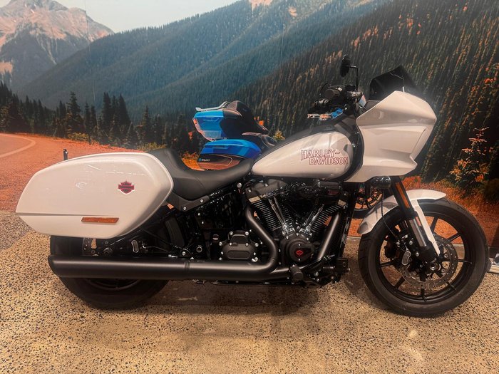 Harley-Davidson Low Rider ST 117 (FXLRST) Softail