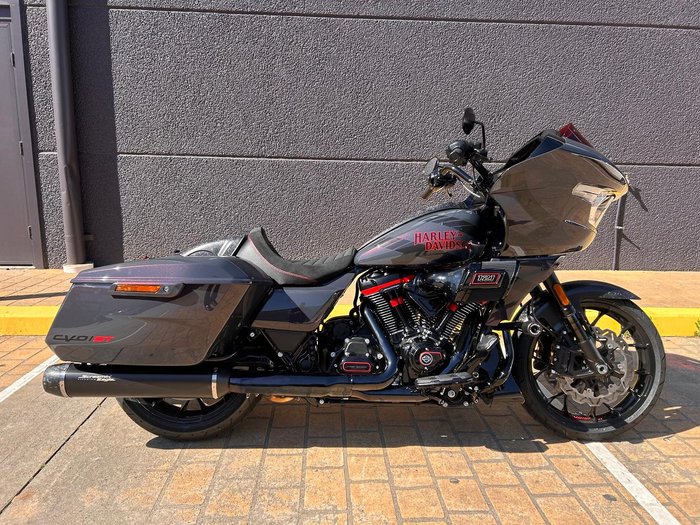 Harley-Davidson CVO Road Glide ST 121 (FLTRXSTSE) Touring