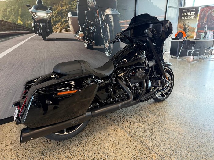 2024 Harley-Davidson Street Glide 117 (FLHX)