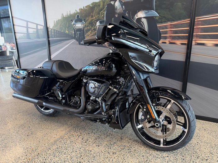 2024 Harley-Davidson Street Glide 117 (FLHX)