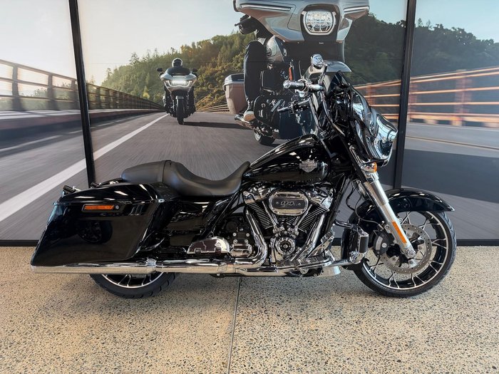 2021 Harley-Davidson Street Glide Special 114 (FLHXS)