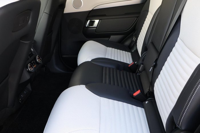 2026 Land Rover Discovery D350 Gemini