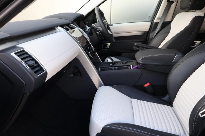2026 Land Rover Discovery D350 Gemini