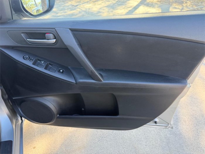 2013 MAZDA MAZDA3 NEO
