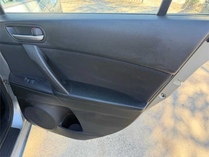 2013 MAZDA MAZDA3 NEO