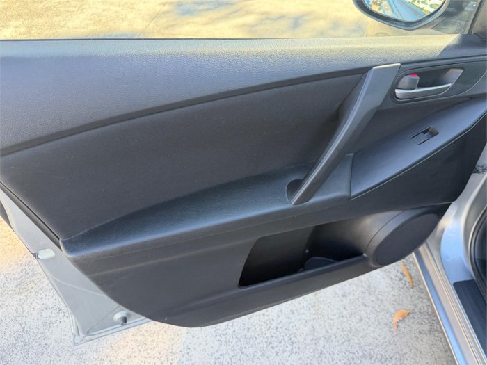 2013 MAZDA MAZDA3 NEO