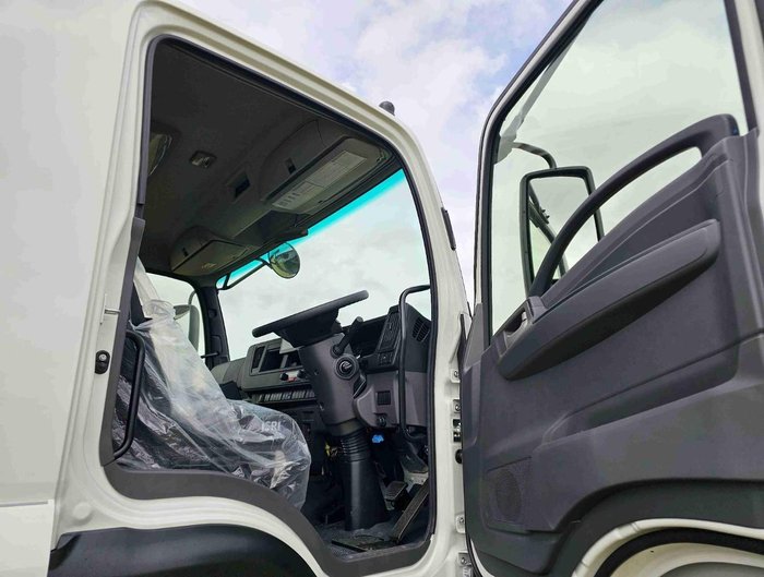 2025 Isuzu Fyj 320-355 At R67