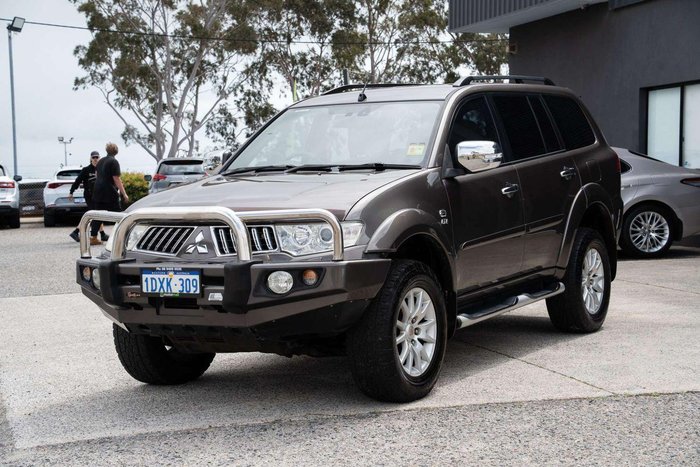 2012 Mitsubishi Challenger