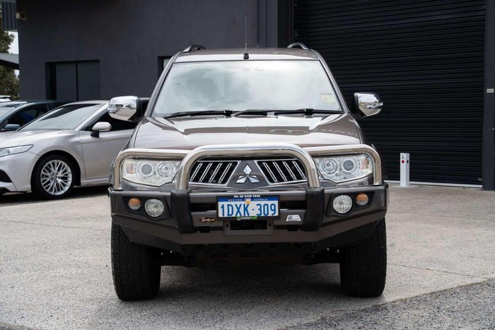 2012 Mitsubishi Challenger