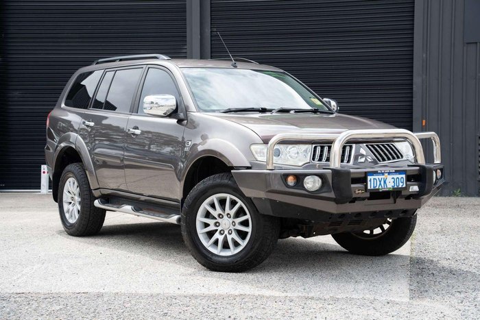 2012 Mitsubishi Challenger