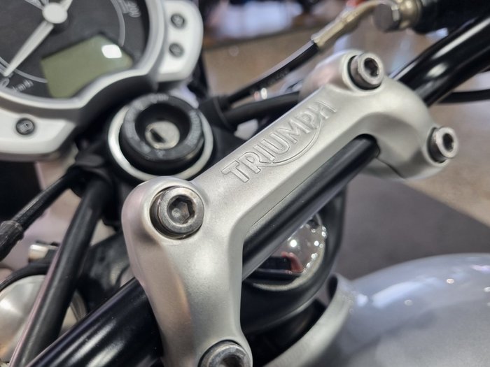 2017 Triumph STREET TWIN SILVER