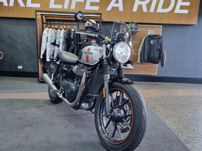 2017 Triumph STREET TWIN SILVER