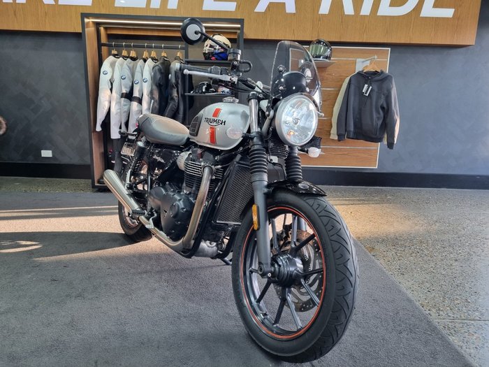 2017 Triumph STREET TWIN SILVER