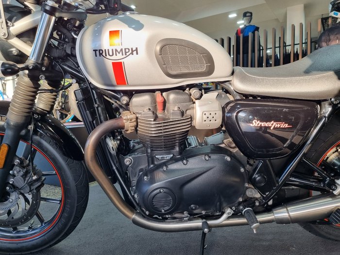 2017 Triumph STREET TWIN SILVER