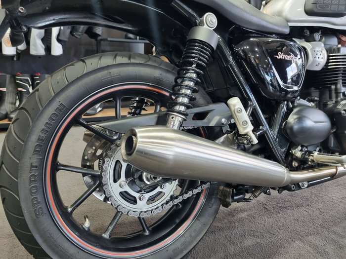 2017 Triumph STREET TWIN SILVER