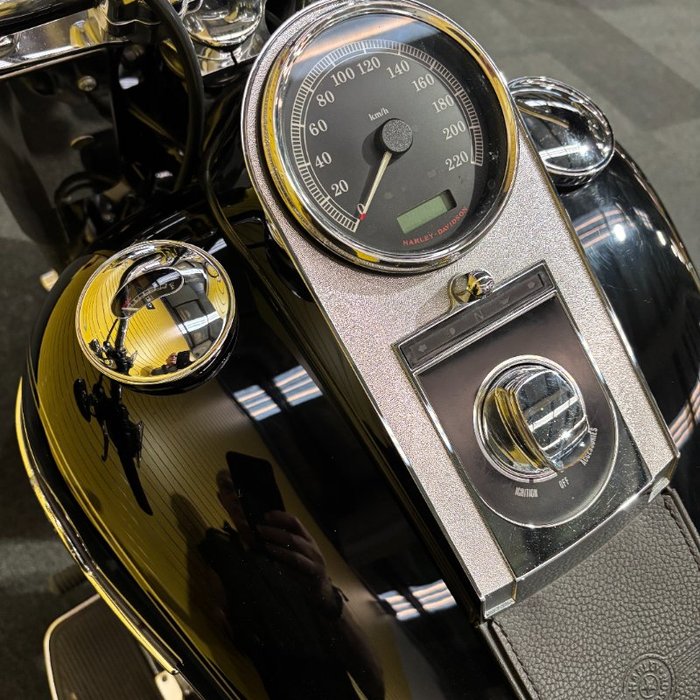2017 HARLEY-DAVIDSON FLSTF FAT BOY Black