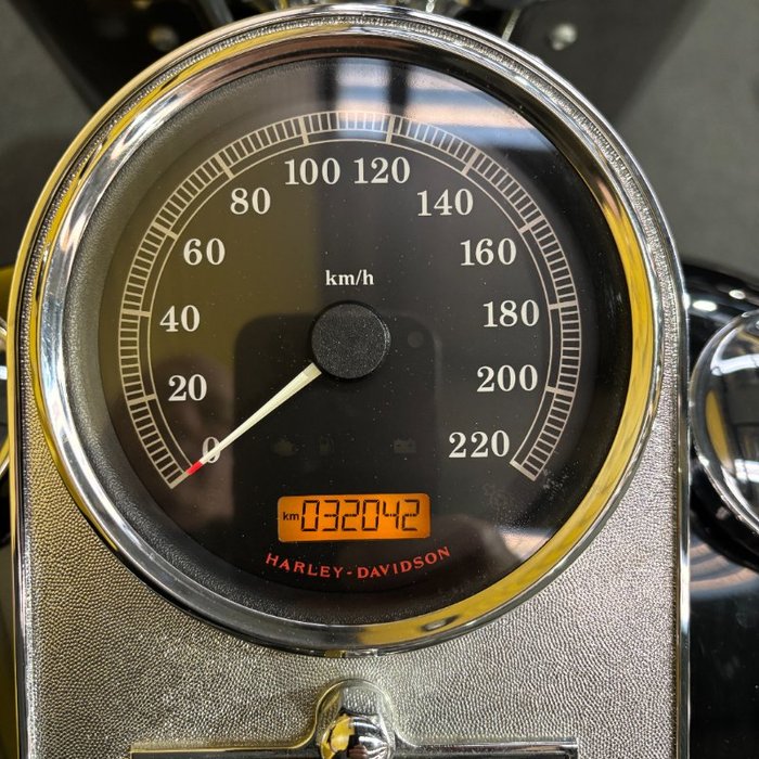 2017 HARLEY-DAVIDSON FLSTF FAT BOY Black