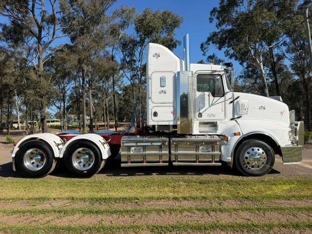 2009 Kenworth T600 Series T608