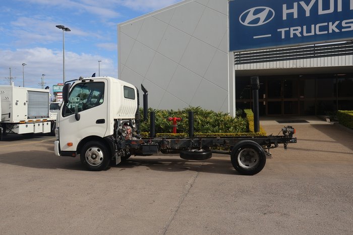 2018 HINO DUTRO