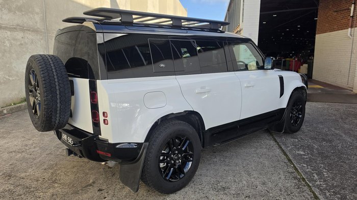 2024 Land Rover Defender 110 P400e X-Dynamic SE