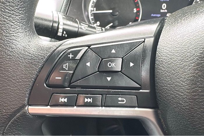 2021 Nissan Navara SL
