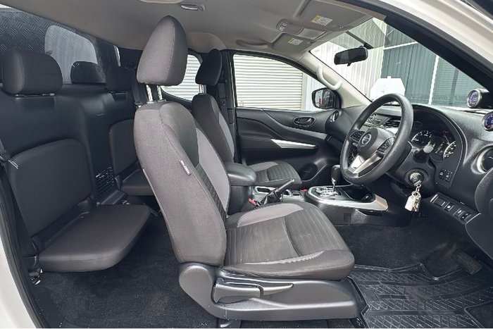 2021 Nissan Navara SL