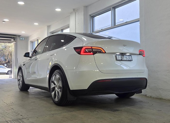 2023 Tesla Model Y Rear-Wheel Drive