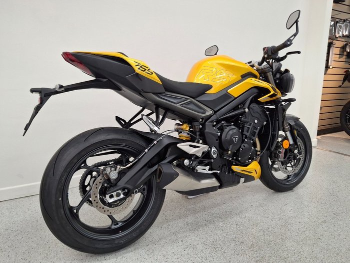 2027 Triumph STREET TRIPLE RS Road PHANTOM BLACK