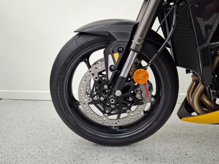 2027 Triumph STREET TRIPLE RS Road PHANTOM BLACK