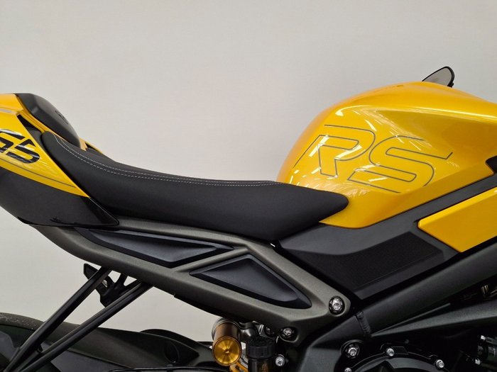 2027 Triumph STREET TRIPLE RS Road PHANTOM BLACK